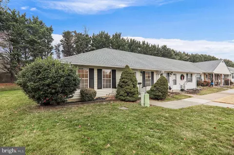 9272 Cherry Ln #75, Laurel, MD 20708 photo 2