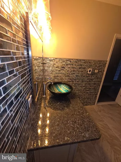 Bath - 6707 Burch Hill Rd, Brandywine, MD 20613 photo 5 of 5