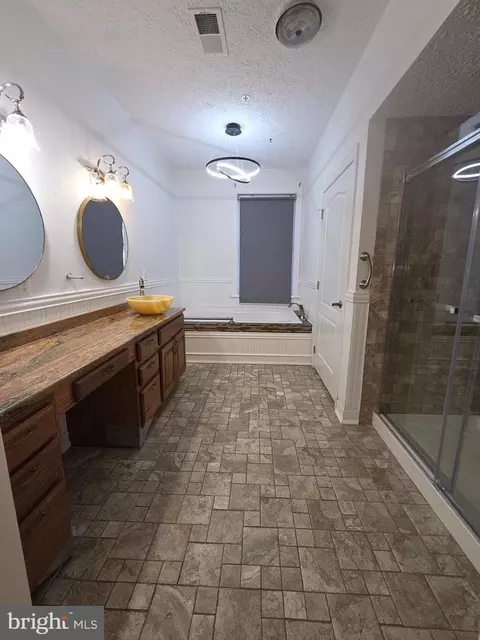 Bath - 6707 Burch Hill Rd, Brandywine, MD 20613 photo 1 of 5