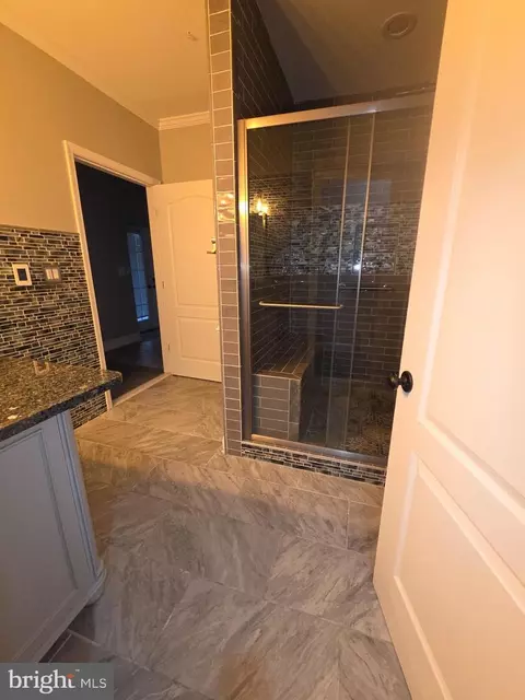 Bath - 6707 Burch Hill Rd, Brandywine, MD 20613 photo 4 of 5