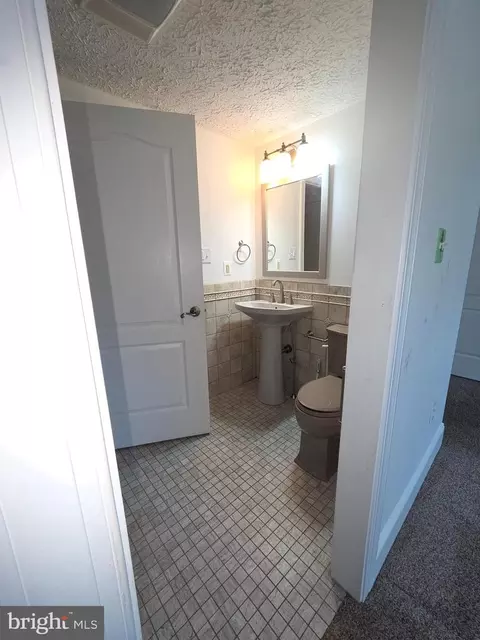 Bath - 6707 Burch Hill Rd, Brandywine, MD 20613 photo 2 of 5