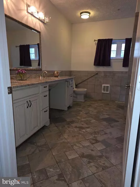 Bath - 6707 Burch Hill Rd, Brandywine, MD 20613 photo 3 of 5
