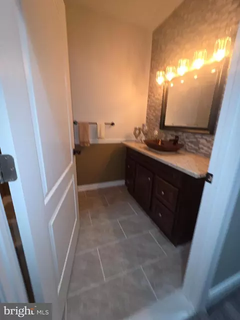 Entry Way - 6707 Burch Hill Rd, Brandywine, MD 20613 photo 2 of 3