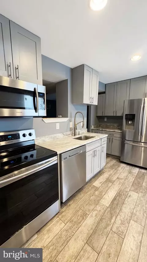 7149 Cross St, District Heights, MD 20747