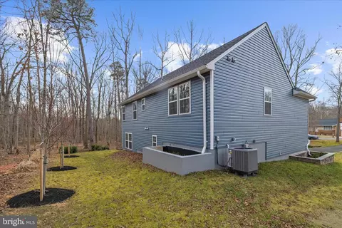 Exterior - 5705 Lincoln Ave, Lanham, MD 20706 photo 8 of 9