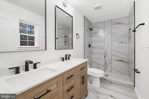 Bath - 5705 Lincoln Ave, Lanham, MD 20706 photo 4 of 6
