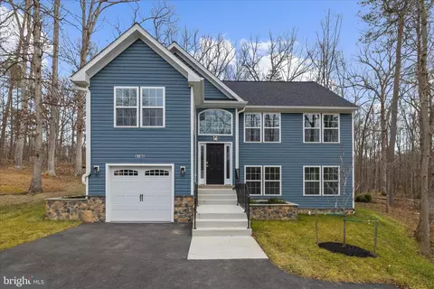 Exterior - 5705 Lincoln Ave, Lanham, MD 20706 photo 3 of 9