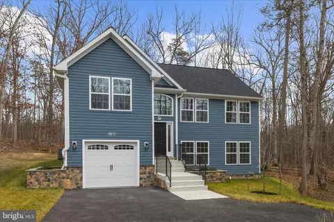 Exterior - 5705 Lincoln Ave, Lanham, MD 20706 photo 4 of 9