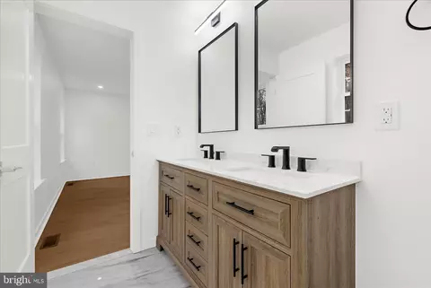 Bath - 5705 Lincoln Ave, Lanham, MD 20706 photo 6 of 6