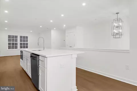 Entry Way - 5705 Lincoln Ave, Lanham, MD 20706 photo 5 of 10