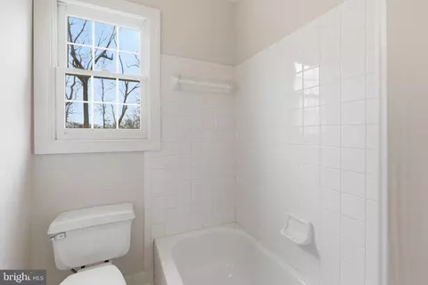 Bath - 2207 Arctic Fox Dr, Bowie, MD 20721 photo 3 of 3