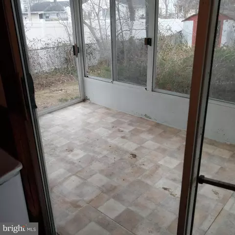 Entry Way - 1010 7th St, Laurel, MD 20707 photo 4 of 4