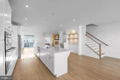 Entry Way - 16013 Hyde Park Pl, Bowie, MD 20716 photo 5 of 12