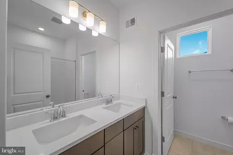 Entry Way - 16013 Hyde Park Pl, Bowie, MD 20716 photo 7 of 12