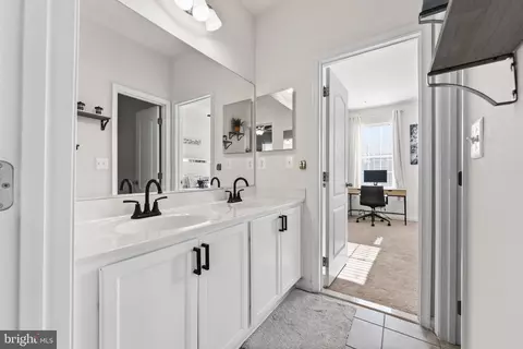 Entry Way - 11904 Parallel Rd, Bowie, MD 20720 photo 18 of 23