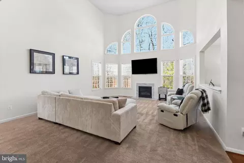 Living - 11904 Parallel Rd, Bowie, MD 20720 photo 2 of 3