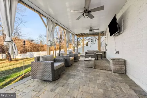 Exterior - 11904 Parallel Rd, Bowie, MD 20720 photo 17 of 20