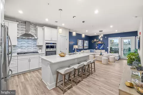 102 Saint Ives Pl #404, Oxon Hill, MD 20745