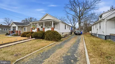509 4th St, Laurel, MD 20707 photo 2