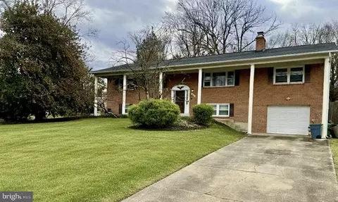 6807 Robinia Rd, Temple Hills, MD 20748