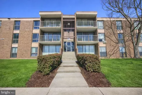 7975 Riggs Rd #4, Hyattsville, MD 20783