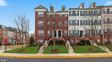 5569 Lanier Ave #379, Suitland, MD 20746