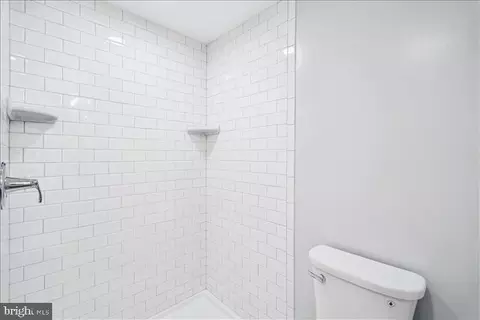 Bath - 501-503 8th St, Laurel, MD 20707 photo 7 of 7
