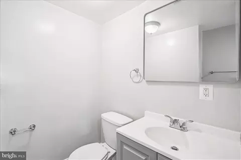 Bath - 501-503 8th St, Laurel, MD 20707 photo 3 of 7