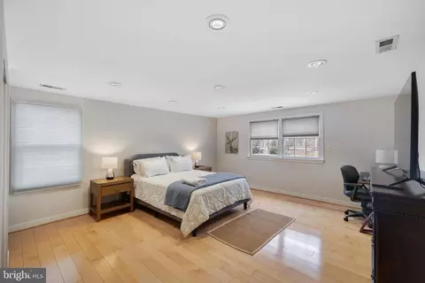 9226 Fowler Ln, Lanham, MD 20706 photo 18