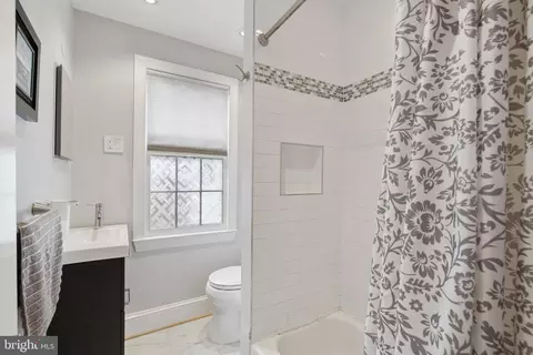9226 Fowler Ln, Lanham, MD 20706 photo 14