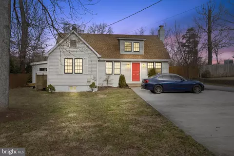 9226 Fowler Ln, Lanham, MD 20706 photo 2