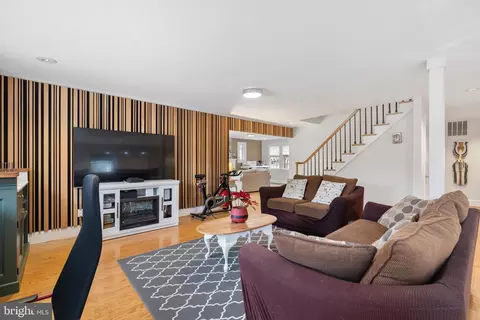 9226 Fowler Ln, Lanham, MD 20706 photo 12