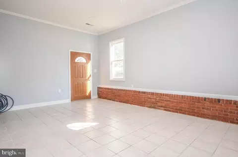 Living - 9104 Sheridan Ct, Lanham, MD 20706 photo 6 of 8
