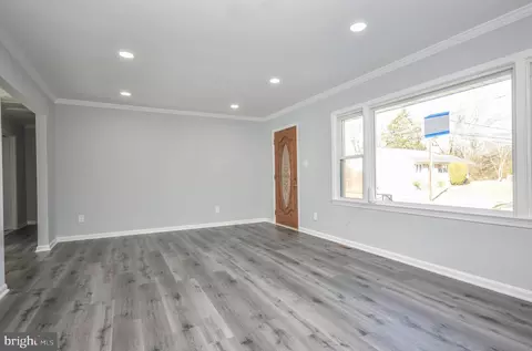 Living - 9104 Sheridan Ct, Lanham, MD 20706 photo 2 of 8