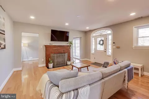 3913 Oglethorpe St, Hyattsville, MD 20782