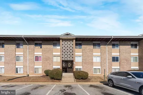 522 Wilson Bridge Dr #C2, Oxon Hill, MD 20745