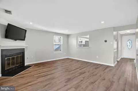 Living - 2632 Nemo Ct, Bowie, MD 20716 photo 4 of 4