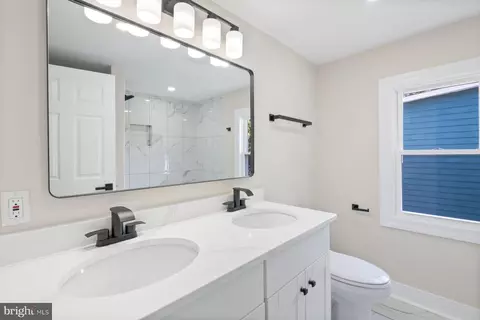 Bath - 3405 Eastern Ave, Mount Rainier, MD 20712 photo 3 of 4