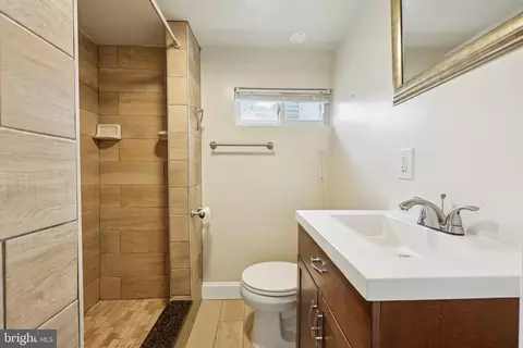 Bath - 3800 35th St, Mount Rainier, MD 20712 photo 3 of 3