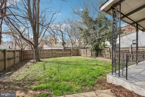 Exterior - 3800 35th St, Mount Rainier, MD 20712 photo 7 of 10