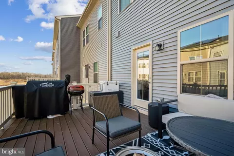 Exterior - 136 Green Branch Rd, Laurel, MD 20708 photo 2 of 6