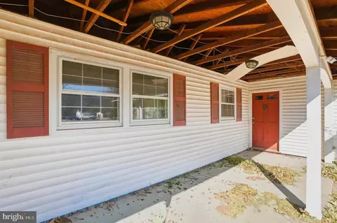 9200 Pleasant Ct, Laurel, MD 20708 photo 4