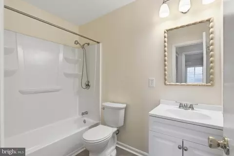 Bath - 11440 Laurelwalk Dr #76, Laurel, MD 20708 photo 1 of 1