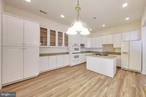 Kitchen - 7214 Piney Woods Pl, Laurel, MD 20707 photo 2 of 4