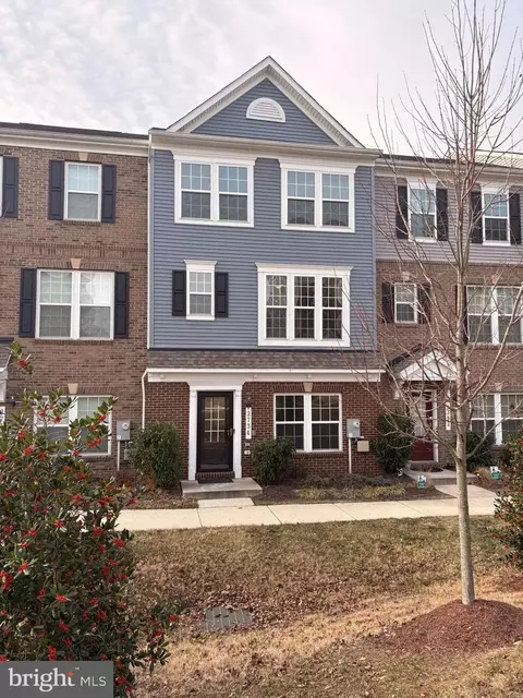 2734 Pinebrook Rd, Landover, MD 20785 photo 2