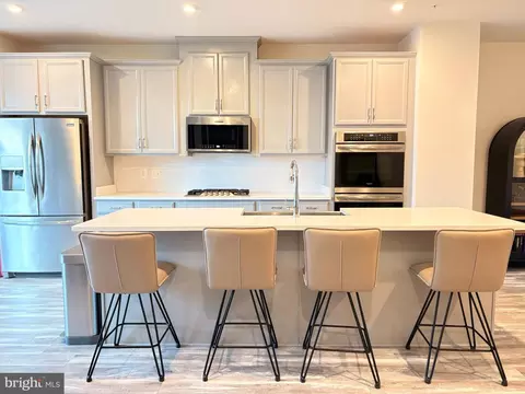2734 Pinebrook Rd, Landover, MD 20785 photo 12