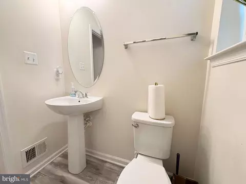 2734 Pinebrook Rd, Landover, MD 20785 photo 9