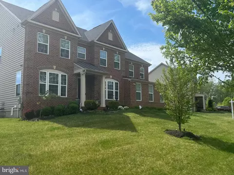 13811 Hebron Ln, Marlboro, MD 20774