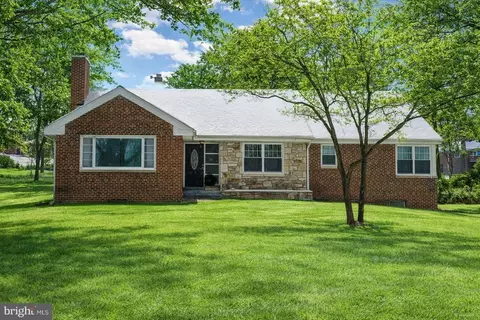 216 Careybrook Ln, Oxon Hill, MD 20745