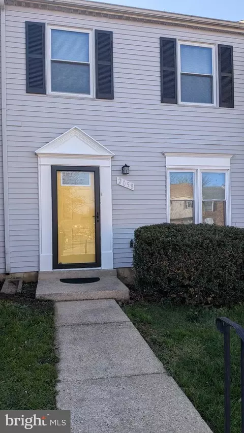 2058 N Anvil Ln, Temple Hills, MD 20748